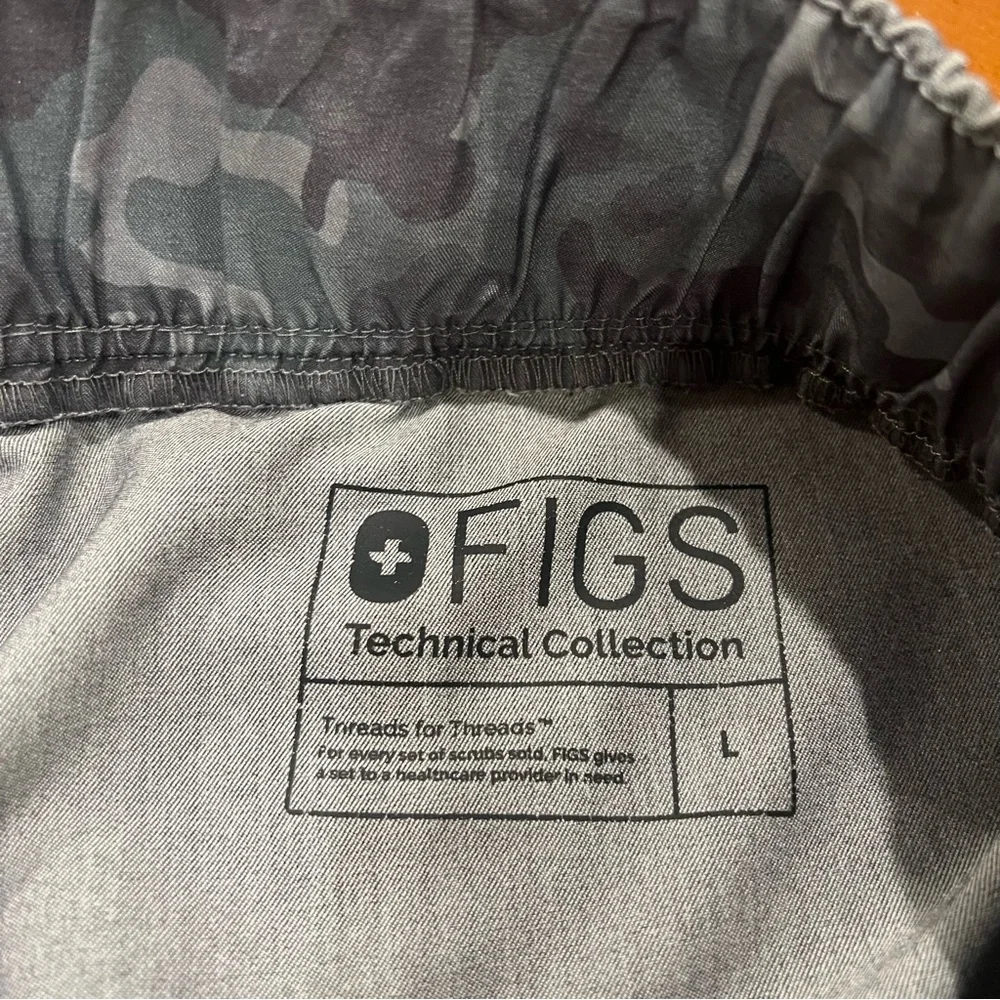 FIGS Men’s Malang Slim Cargo Pant Graphite Gray Large Drawstring Waist Scrubs